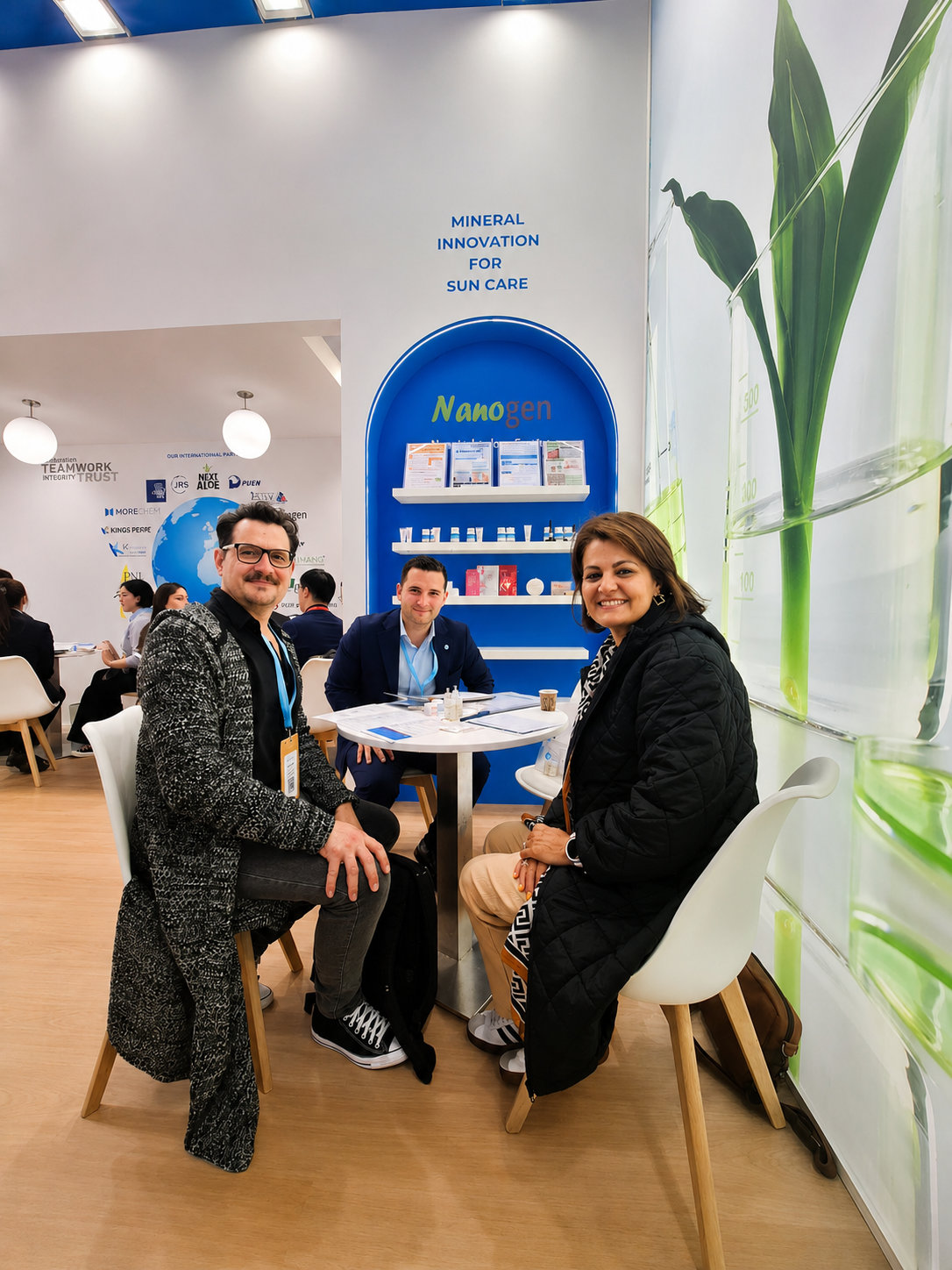 Quintessence cosmetic supplier showcase